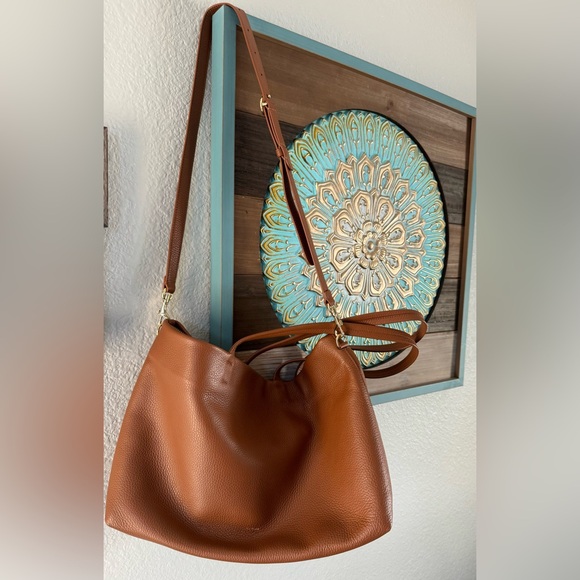 NWT Cuyana Small Easy Zipper Tote in Caramel Pebbled Leather and Leather Strap - Picture 7 of 9